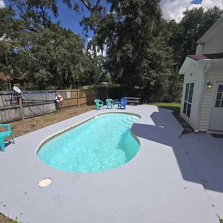 Mins To Savannah-Peachy Pied-A-Terre